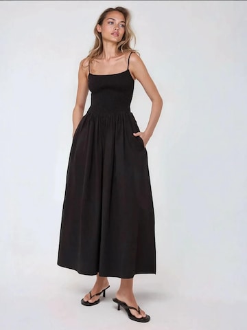 Hiccup Kleid in Schwarz: Vorderseite