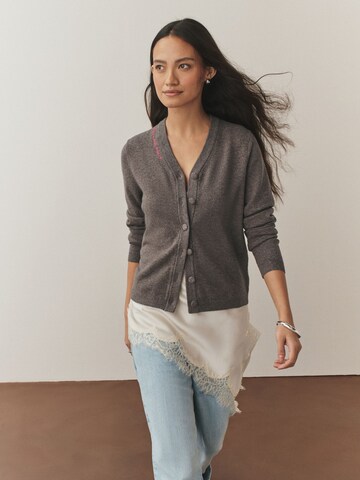 Next Kardigán - barna: elől