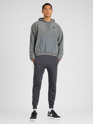Sweat-shirt 'CLUB+ Polar' Nike Sportswear en gris