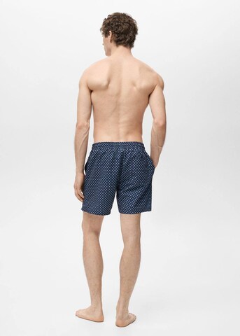 MANGO MAN Badeshorts 'Geo' in Blau