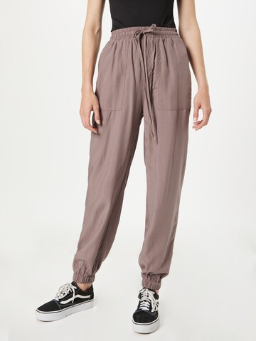 Loosefit Pantalon Warehouse en marron : devant