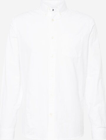 GAP Regular fit Button Up Shirt in White: front