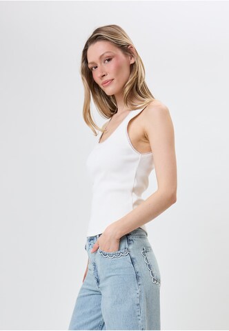 Top 'Jolie' di OH APRIL in bianco