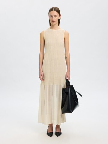 Robe SELECTED en beige