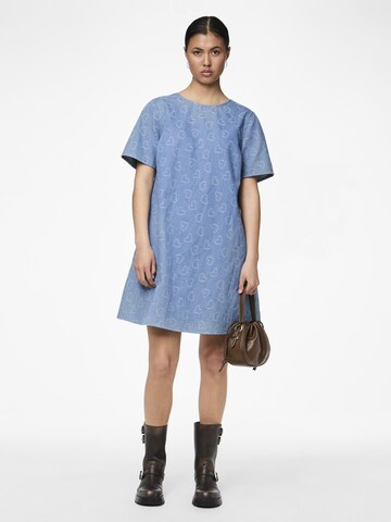 Robe 'DIANA' PIECES en bleu