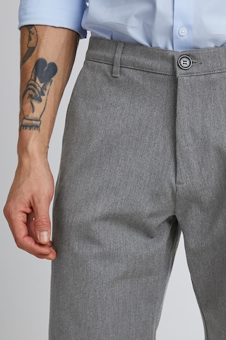 !Solid Slim fit Pants in Grey