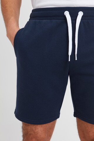 !Solid Regular Sweatshorts 'OLIVER' in Blau