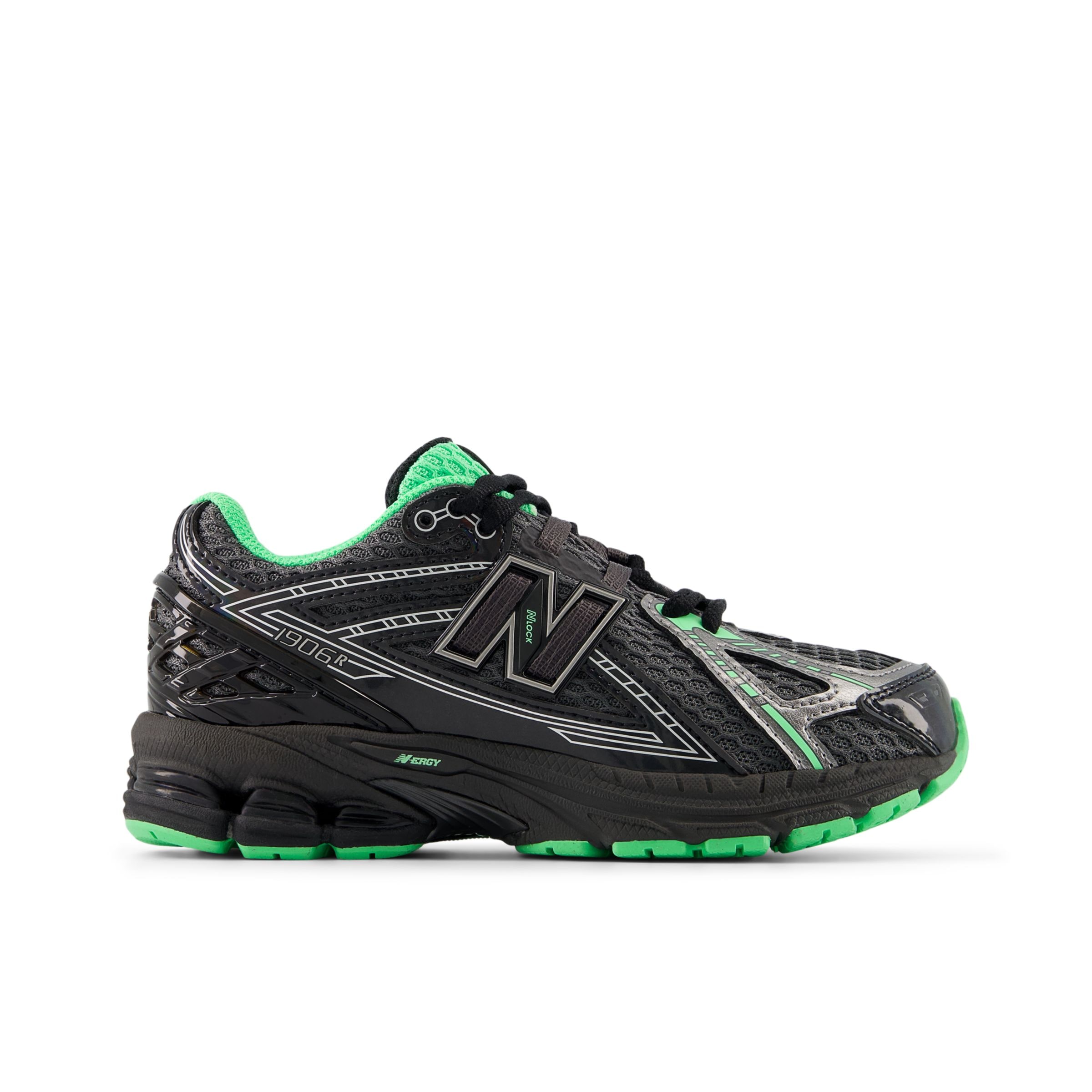 new balance Trainers in Black: front