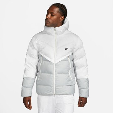 Nike Sportswear - Casaco de inverno em cinzento: frente