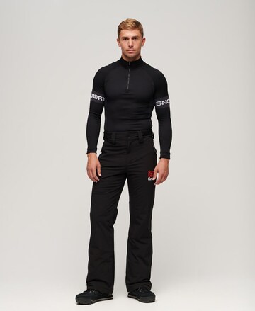 Superdry Regular Sporthose in Schwarz