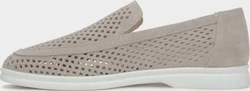 Estro Moccasins in Beige: front