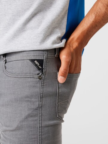 REPLAY Slimfit Jeans  'ANBASS' in Grau