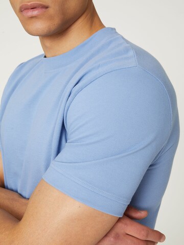 DAN FOX APPAREL T-shirt 'Christos' i blå