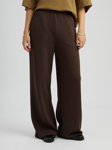 Peppercorn Wide Leg Hose 'Minnie' in Braun: Vorderseite