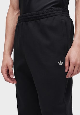 ADIDAS ORIGINALS Tapered Παντελόνι σε μαύρο