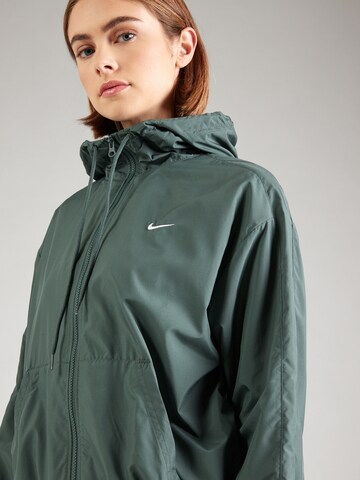 Nike Sportswear Between-season jacket 'Classic' in Green