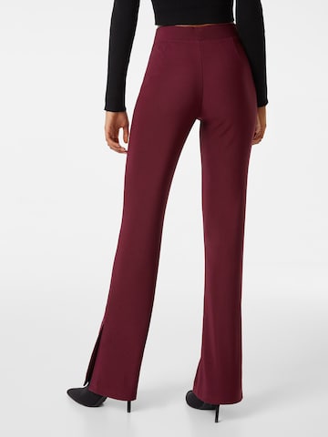 Bershka Flared Broek in Rood