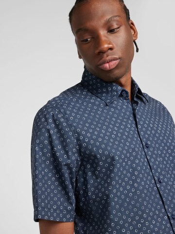 Coupe regular Chemise 'Rash' BOSS en bleu