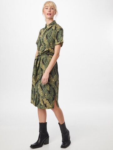 OBJECT - Vestido camisero 'FANA' en verde: frente