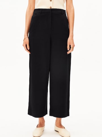 ARMEDANGELS Loosefit Hose CAARUNUS LINO in Schwarz: Vorderseite