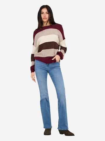 Pullover 'ONLATIA L/S STRIPE PULLOV KNT NOOS 15220044' di ONLY in rosso