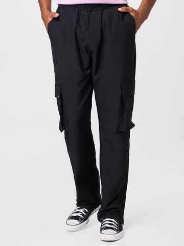EIGHTYFIVE Regularen Kargo hlače | črna barva: sprednja stran
