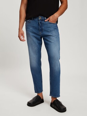 CROSS JEANS Tapered Jeans 'Finn' in Blue: front