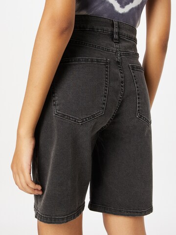 SISTERS POINT Regular Jeans 'OWI SHO' in Black