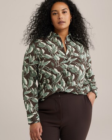WE Fashion Blouse in Green: front