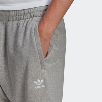 ADIDAS ORIGINALS Normální Kalhoty – šedá