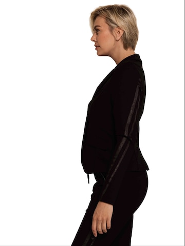 Zhrill Blazer 'ZHBETSY' in Black