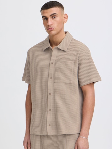 Fit confort Chemise ' SDUtley ' !Solid en marron : devant