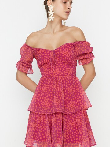 Abito estivo di Trendyol in rosa