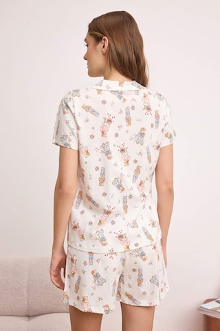 Trendyol - Pijama de pantalón corto en blanco