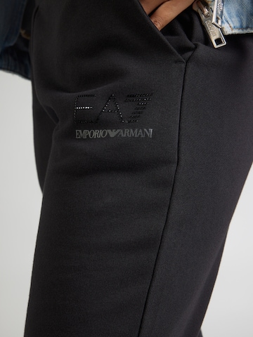 EA7 Emporio Armani - Tapered Calças em preto