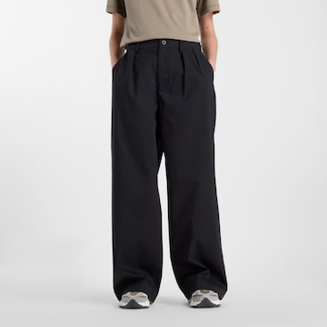 new balance Baggy Hose 'Boylston' in Schwarz: Vorderseite