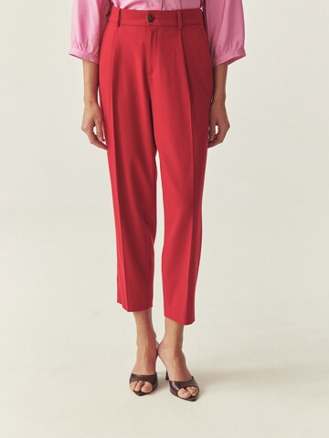 Regular Pantalon à pince 'Remi' TATUUM en rouge : devant