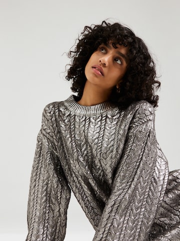TOPSHOP Sweater in Silver