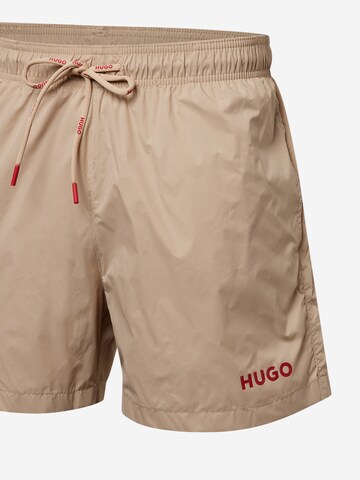 HUGO Plavecké šortky 'HAITI' – béžová