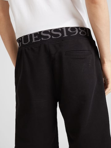 GUESS - Loosefit Pantalón 'CLOVIS' en negro