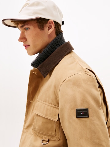 TOMMY HILFIGER Демисезонная куртка в Бежевый