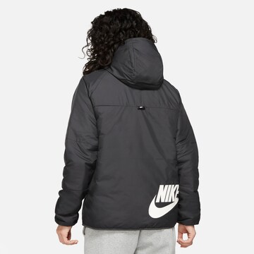 Nike Sportswear Tussenjas in Zwart