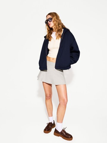 Gonna di Bershka in grigio: frontale
