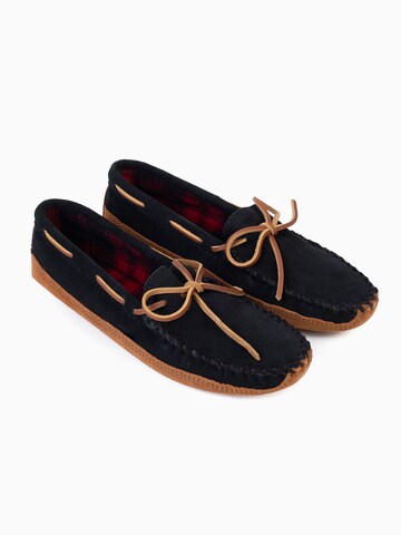 Minnetonka Moccasins in Black