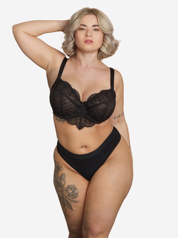 SugarShape String in Black