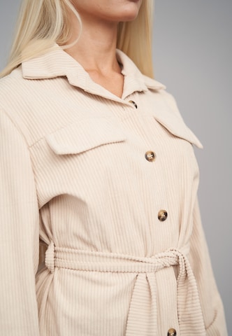 Abito camicia di Cloud5ive in beige
