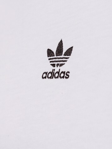 T-shirt 'Essentials' ADIDAS ORIGINALS en blanc
