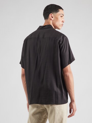 Fit confort Chemise 'SLHCHARLIE' SELECTED en noir