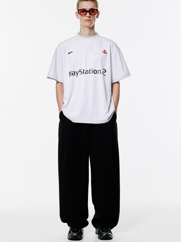 T-Shirt 'PLAYSTATION' Pull&Bear en gris : devant
