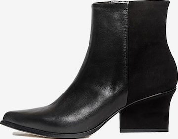 EIJK Ankle boots in Black: front